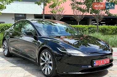 Седан Tesla Model 3 2024 в Києві