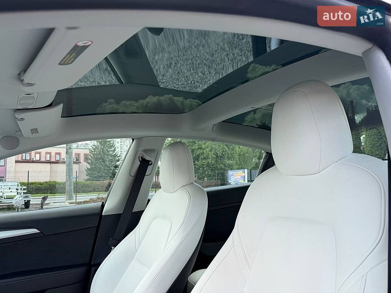 Седан Tesla Model 3 2021 в Хмельницком