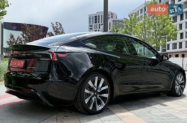 Седан Tesla Model 3 2024 в Києві