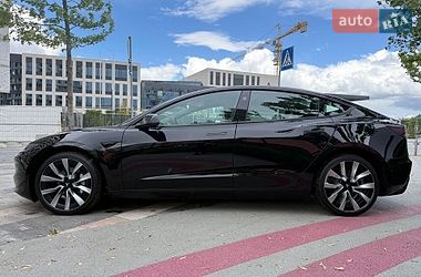 Седан Tesla Model 3 2024 в Києві
