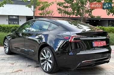 Седан Tesla Model 3 2024 в Києві
