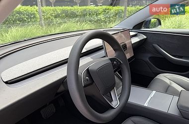 Седан Tesla Model 3 2024 в Києві