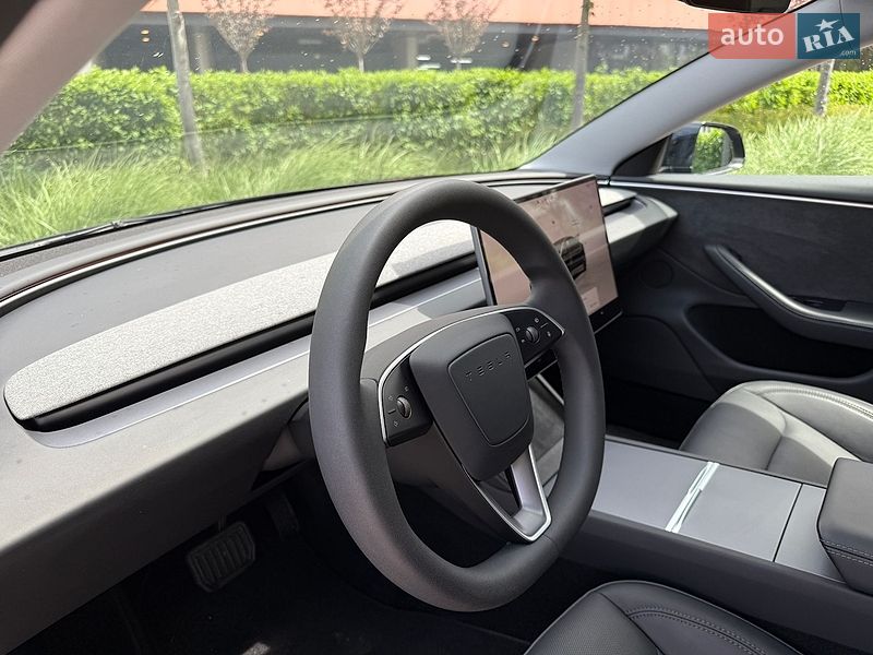 Седан Tesla Model 3 2024 в Києві