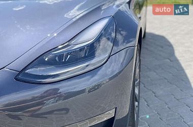 Седан Tesla Model 3 2022 в Киеве