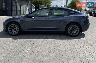 Седан Tesla Model 3 2022 в Киеве