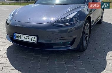 Седан Tesla Model 3 2022 в Киеве