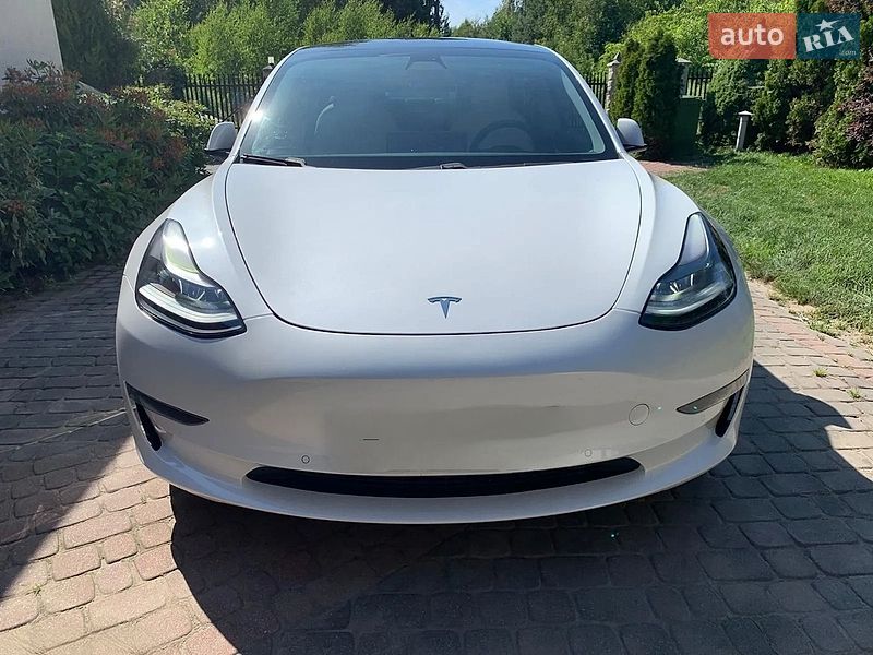 Седан Tesla Model 3 2021 в Одессе