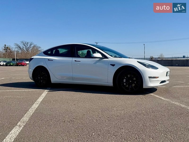 Седан Tesla Model 3 2022 в Києві