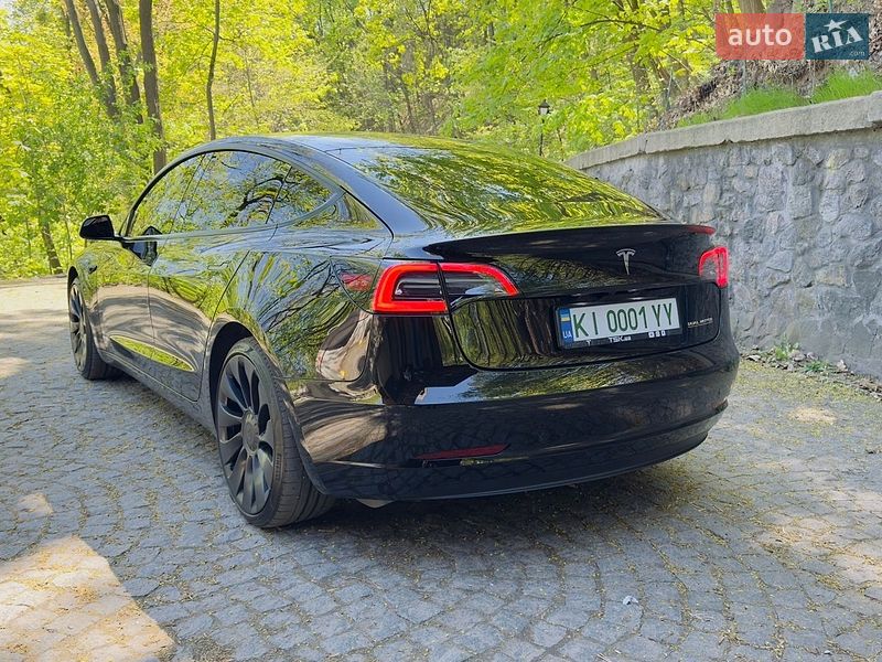 Седан Tesla Model 3 2022 в Києві