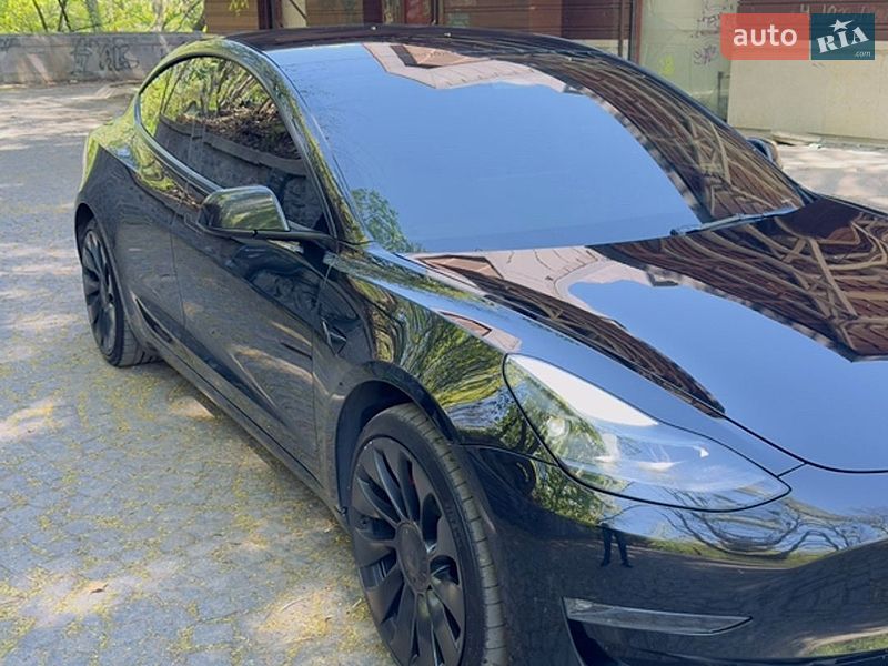 Седан Tesla Model 3 2022 в Києві