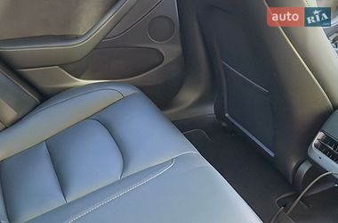 Седан Tesla Model 3 2022 в Києві