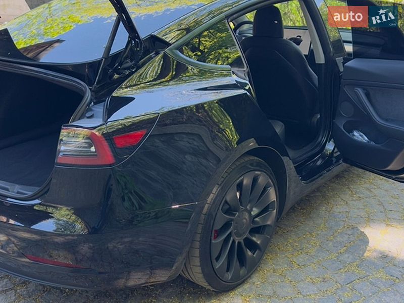 Седан Tesla Model 3 2022 в Києві