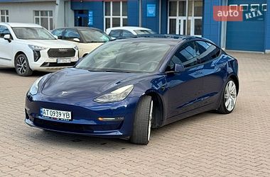 Седан Tesla Model 3 2023 в Ивано-Франковске