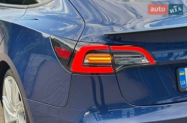Седан Tesla Model 3 2023 в Ивано-Франковске