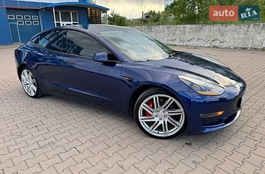 Седан Tesla Model 3 2023 в Ивано-Франковске