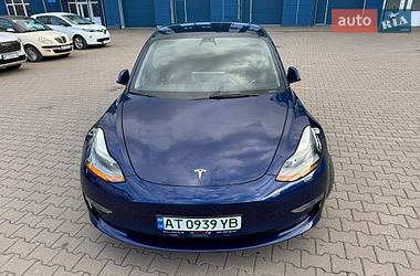 Седан Tesla Model 3 2023 в Ивано-Франковске
