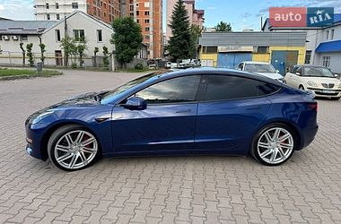 Седан Tesla Model 3 2023 в Ивано-Франковске