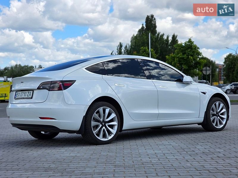 Седан Tesla Model 3 2019 в Хмельницком