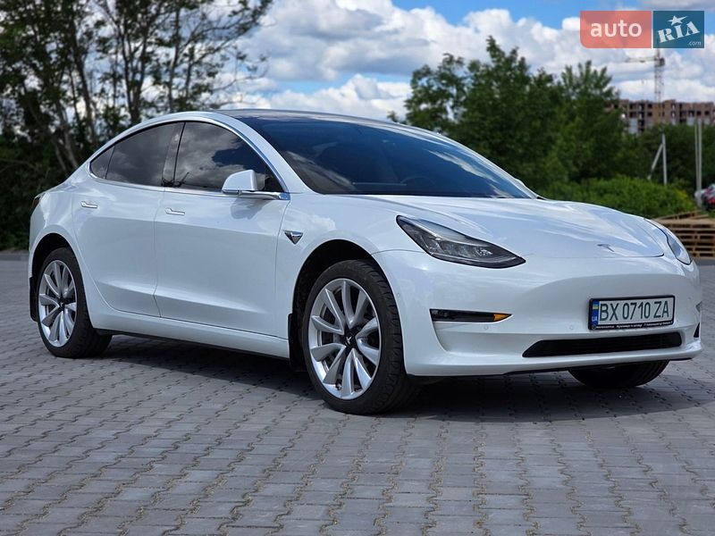 Седан Tesla Model 3 2019 в Хмельницком