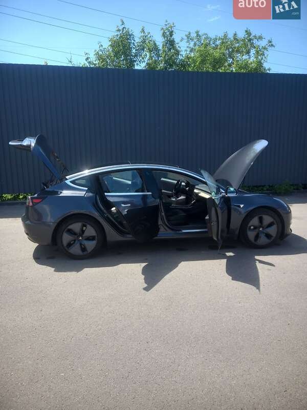 Tesla Model 3 2018