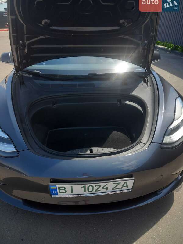 Седан Tesla Model 3 2018 в Полтаві