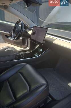 Седан Tesla Model 3 2018 в Полтаві