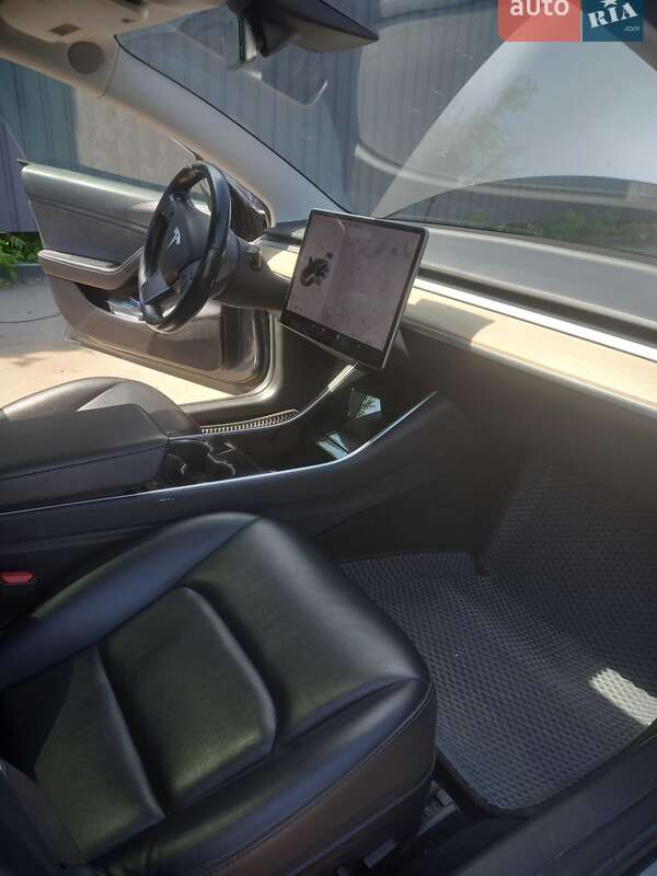 Седан Tesla Model 3 2018 в Полтаві