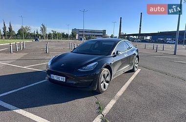 Седан Tesla Model 3 2018 в Кривом Роге