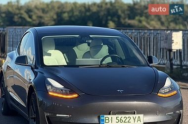 Седан Tesla Model 3 2018 в Кременчуці