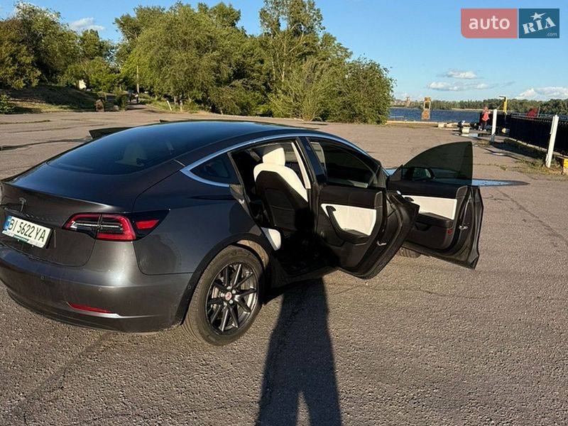 Седан Tesla Model 3 2018 в Кременчуге