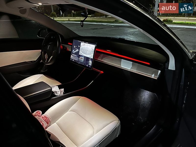Седан Tesla Model 3 2018 в Кременчуге