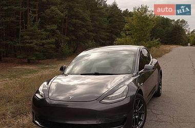 Седан Tesla Model 3 2018 в Кременчуге