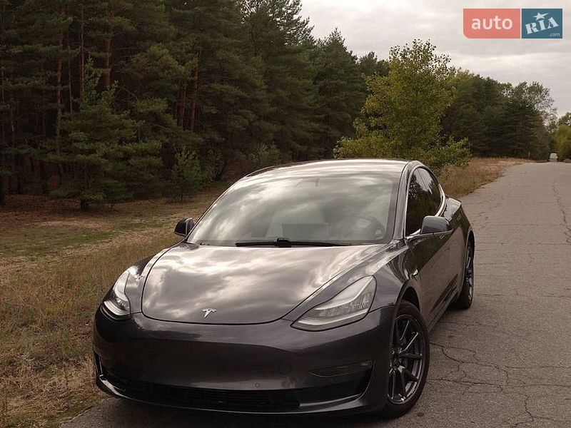 Седан Tesla Model 3 2018 в Кременчуге