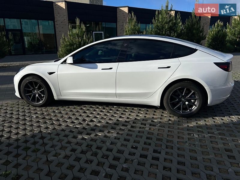 Седан Tesla Model 3 2021 в Хмельницькому