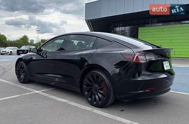 Седан Tesla Model 3 2022 в Киеве