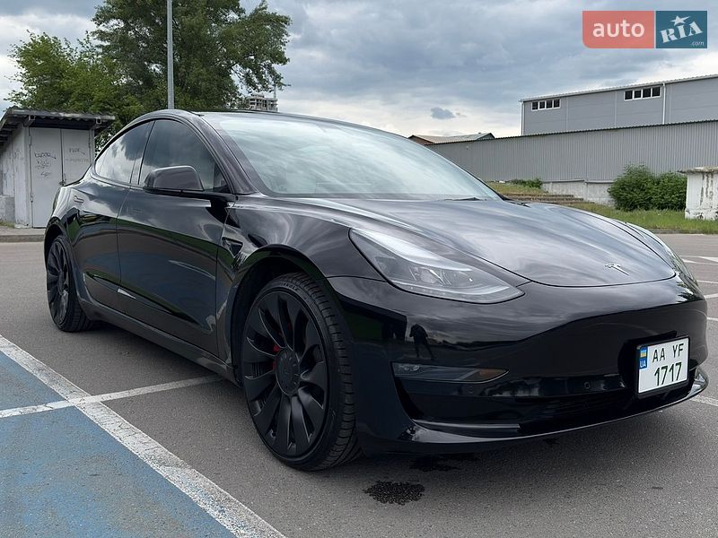 Седан Tesla Model 3 2022 в Киеве