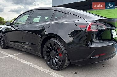 Седан Tesla Model 3 2022 в Киеве