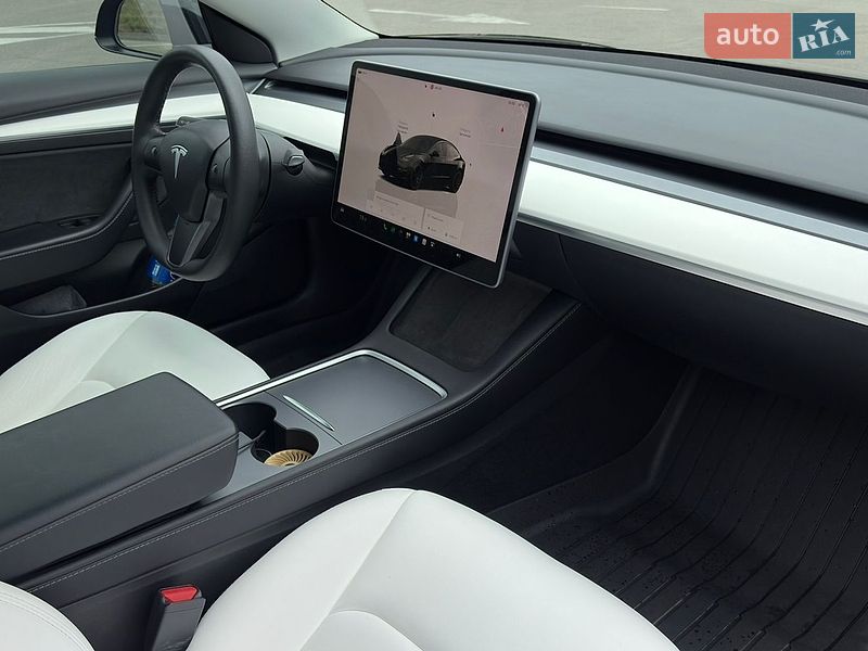 Седан Tesla Model 3 2022 в Киеве фото 24 Седан Tesla Model 3 2022 в Киеве