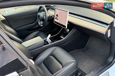 Седан Tesla Model 3 2019 в Ровно