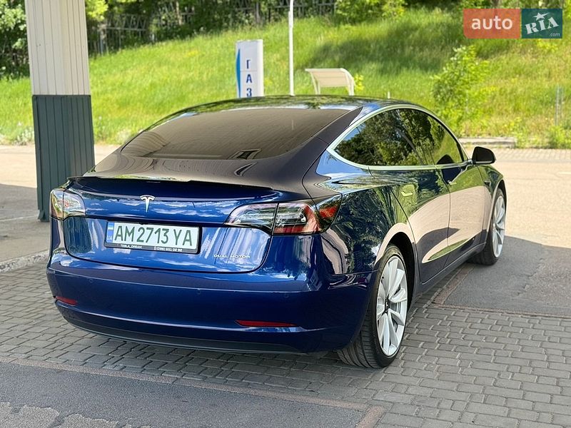 Седан Tesla Model 3 2019 в Житомире