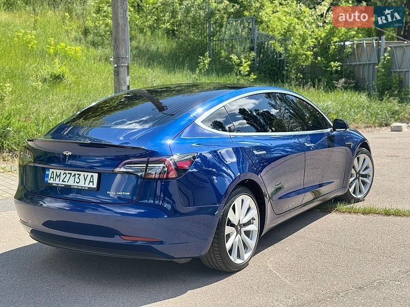 Седан Tesla Model 3 2019 в Житомире
