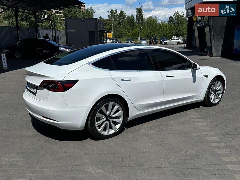 Седан Tesla Model 3 2019 в Києві