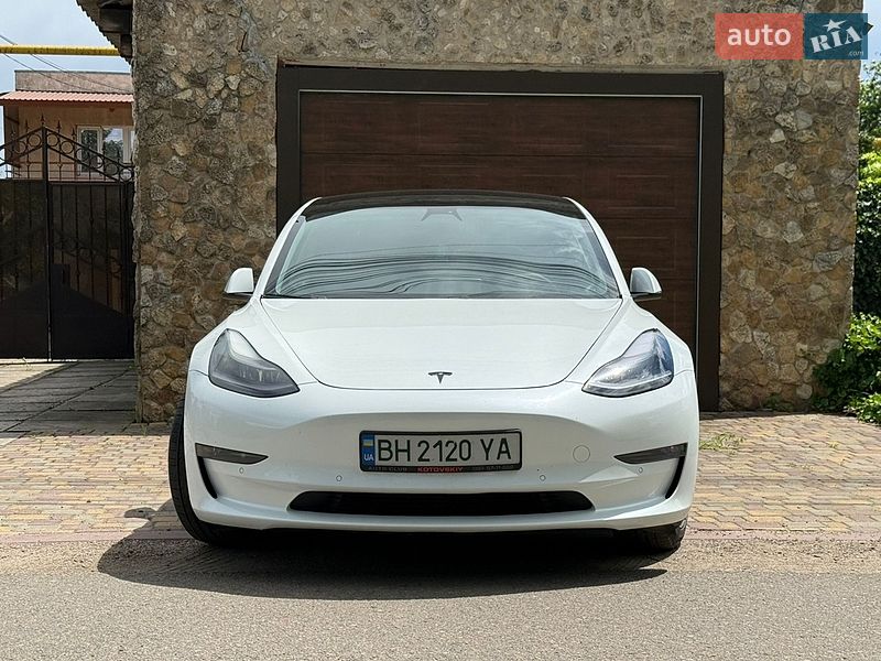 Седан Tesla Model 3 2020 в Одесі