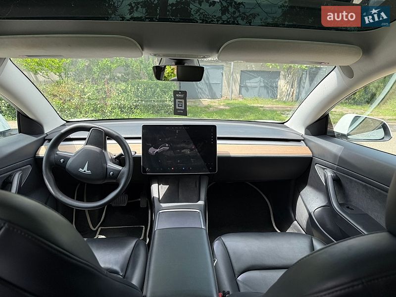 Седан Tesla Model 3 2020 в Одесі