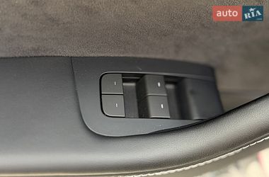 Седан Tesla Model 3 2023 в Ровно