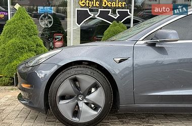 Седан Tesla Model 3 2020 в Одесі