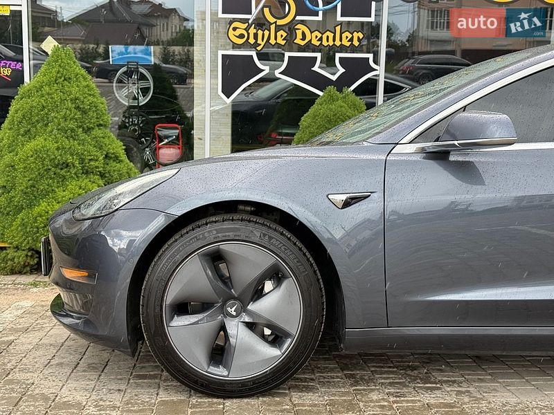 Седан Tesla Model 3 2020 в Одесі