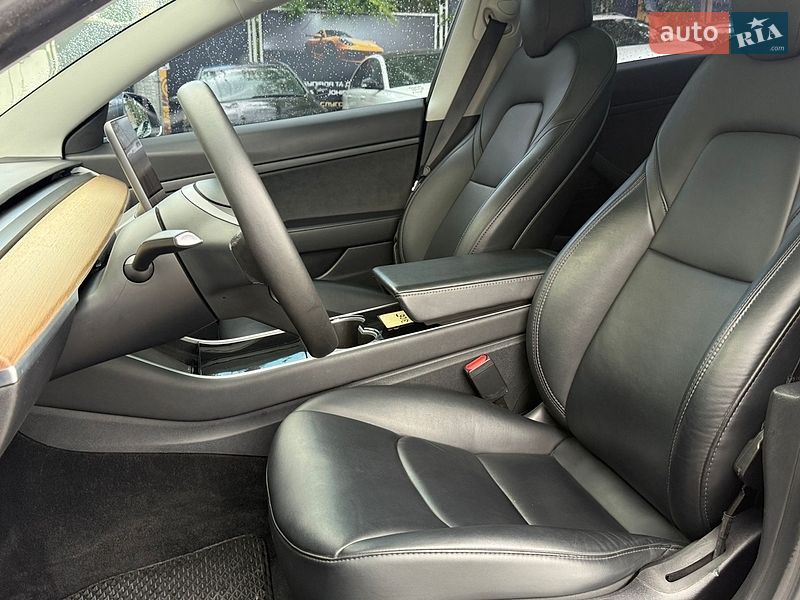 Седан Tesla Model 3 2020 в Одесі