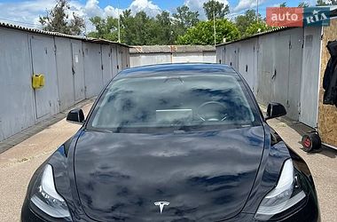 Седан Tesla Model 3 2020 в Коростене