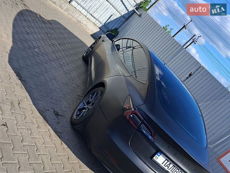 Седан Tesla Model 3 2021 в Киеве